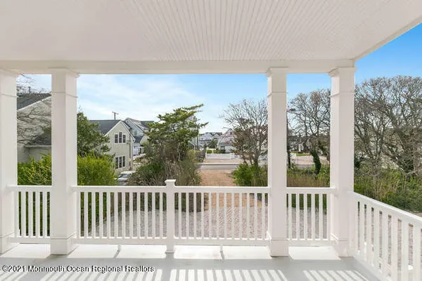 $20,000 | 916 Ocean Avenue, Unit WEEKLY PRICE, Mantoloking, NJ 08738