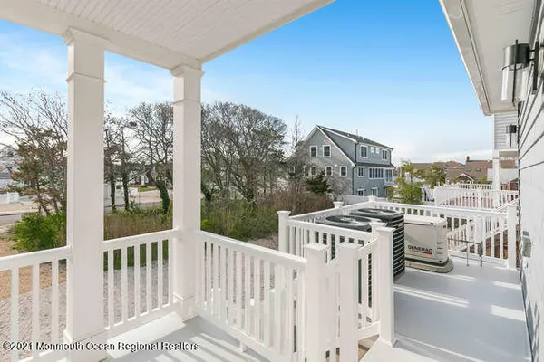 $20,000 | 916 Ocean Avenue, Unit WEEKLY PRICE, Mantoloking, NJ 08738