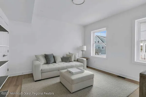 $20,000 | 916 Ocean Avenue, Unit WEEKLY PRICE, Mantoloking, NJ 08738
