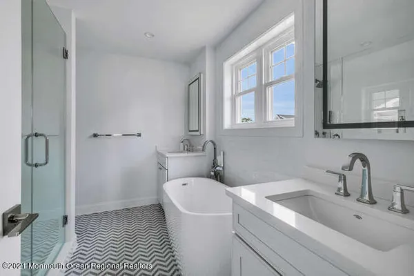 $20,000 | 916 Ocean Avenue, Unit WEEKLY PRICE, Mantoloking, NJ 08738