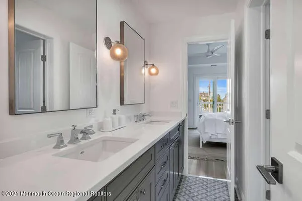 $20,000 | 916 Ocean Avenue, Unit WEEKLY PRICE, Mantoloking, NJ 08738