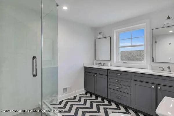 $20,000 | 916 Ocean Avenue, Unit WEEKLY PRICE, Mantoloking, NJ 08738