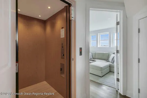 $20,000 | 916 Ocean Avenue, Unit WEEKLY PRICE, Mantoloking, NJ 08738