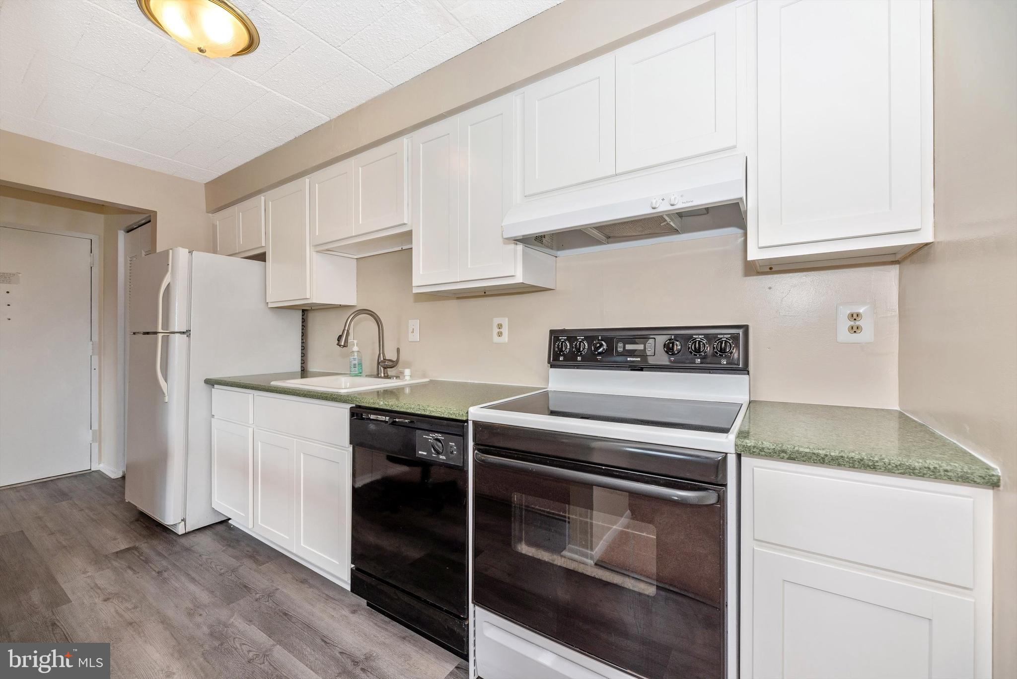 995 Heather Ridge Drive, Unit 4B Frederick, MD 21702 - Photo 14 of 33 Kitchen