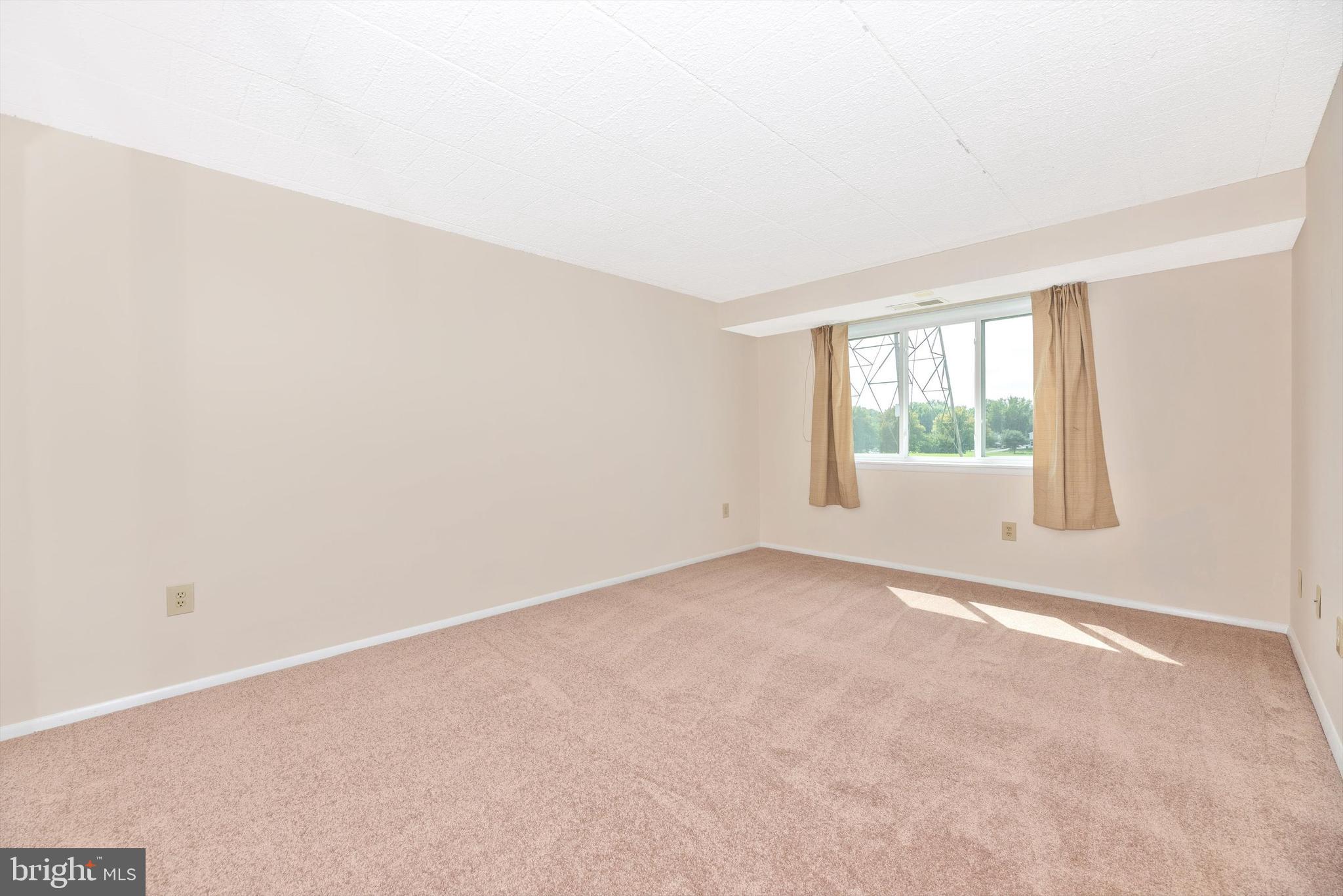 995 Heather Ridge Drive, Unit 4B Frederick, MD 21702 - Photo 20 of 33 Bedroom
