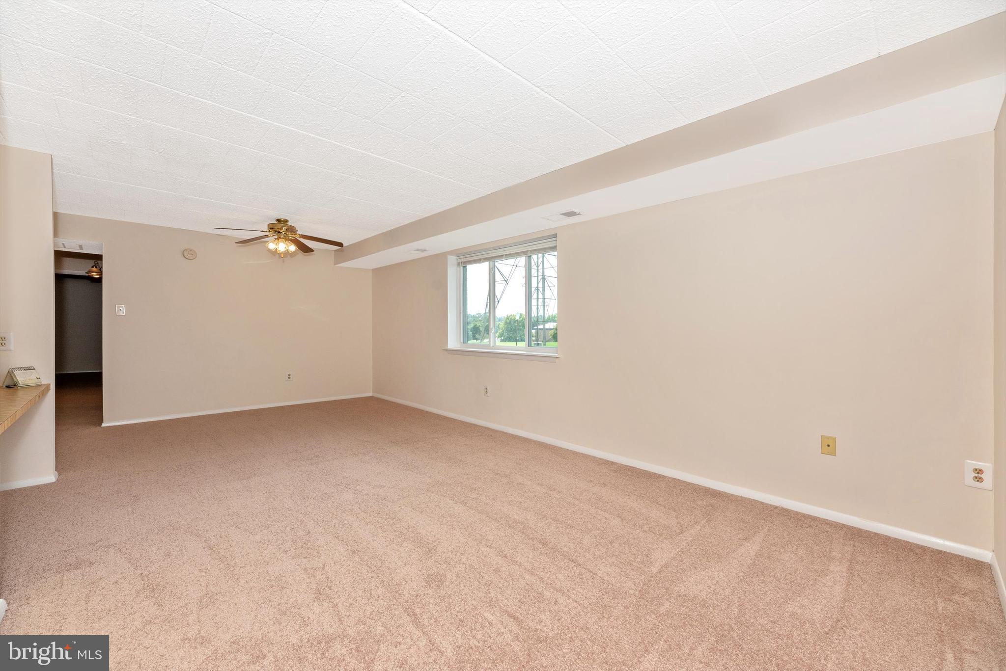 995 Heather Ridge Drive, Unit 4B Frederick, MD 21702 - Photo 3 of 33 Living Room
