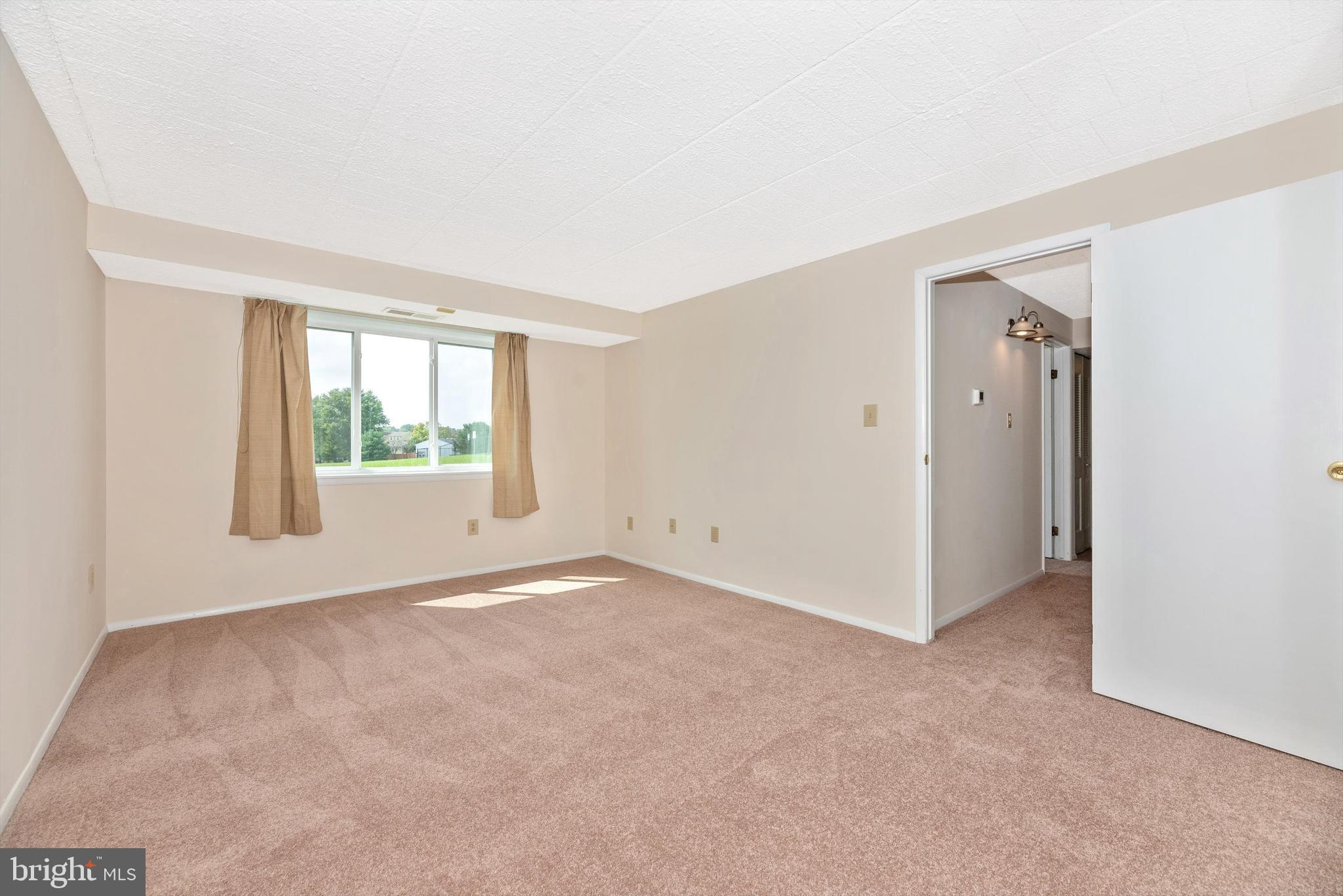 995 Heather Ridge Drive, Unit 4B Frederick, MD 21702 - Photo 21 of 33 Bedroom