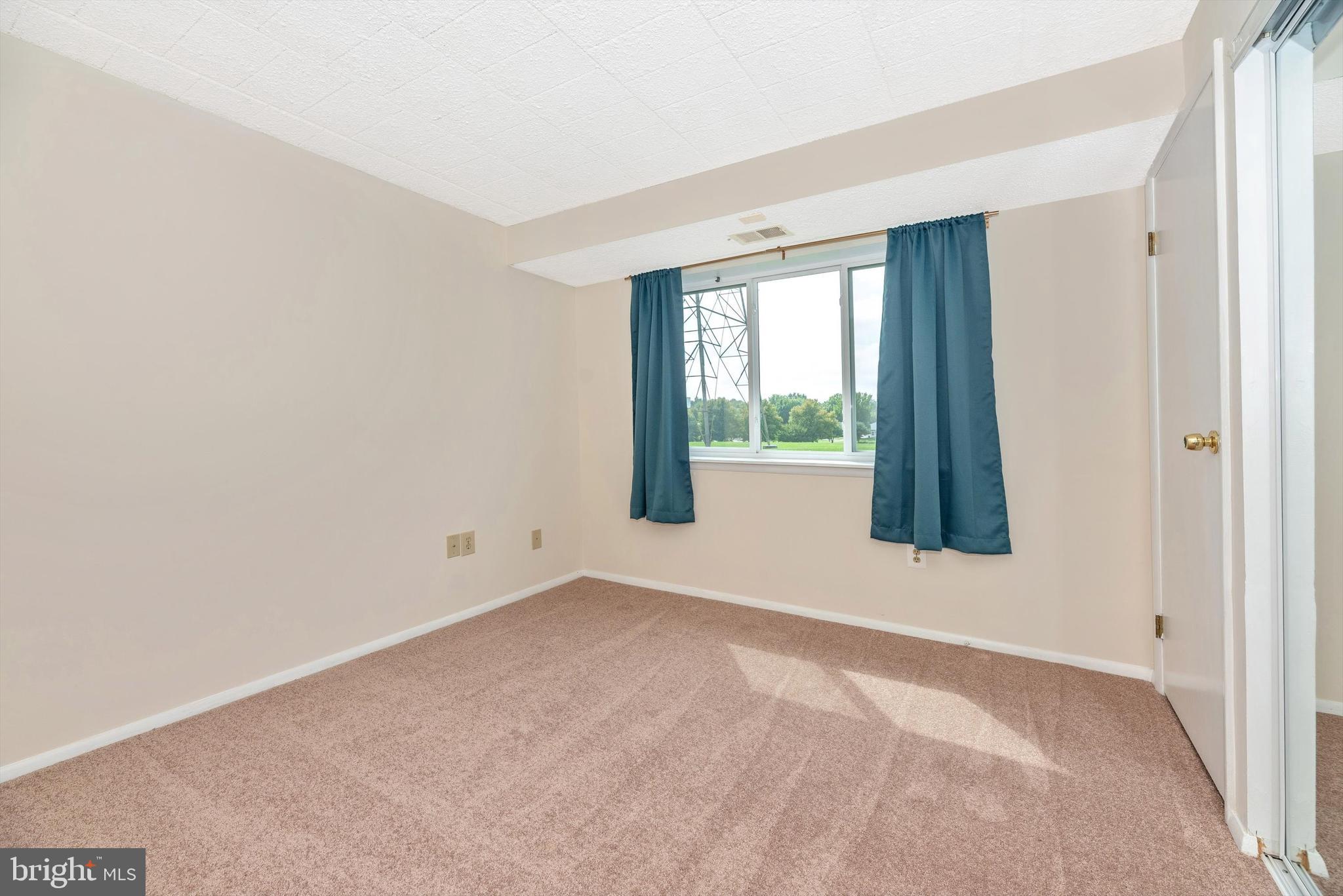 995 Heather Ridge Drive, Unit 4B Frederick, MD 21702 - Photo 25 of 33 Bedroom