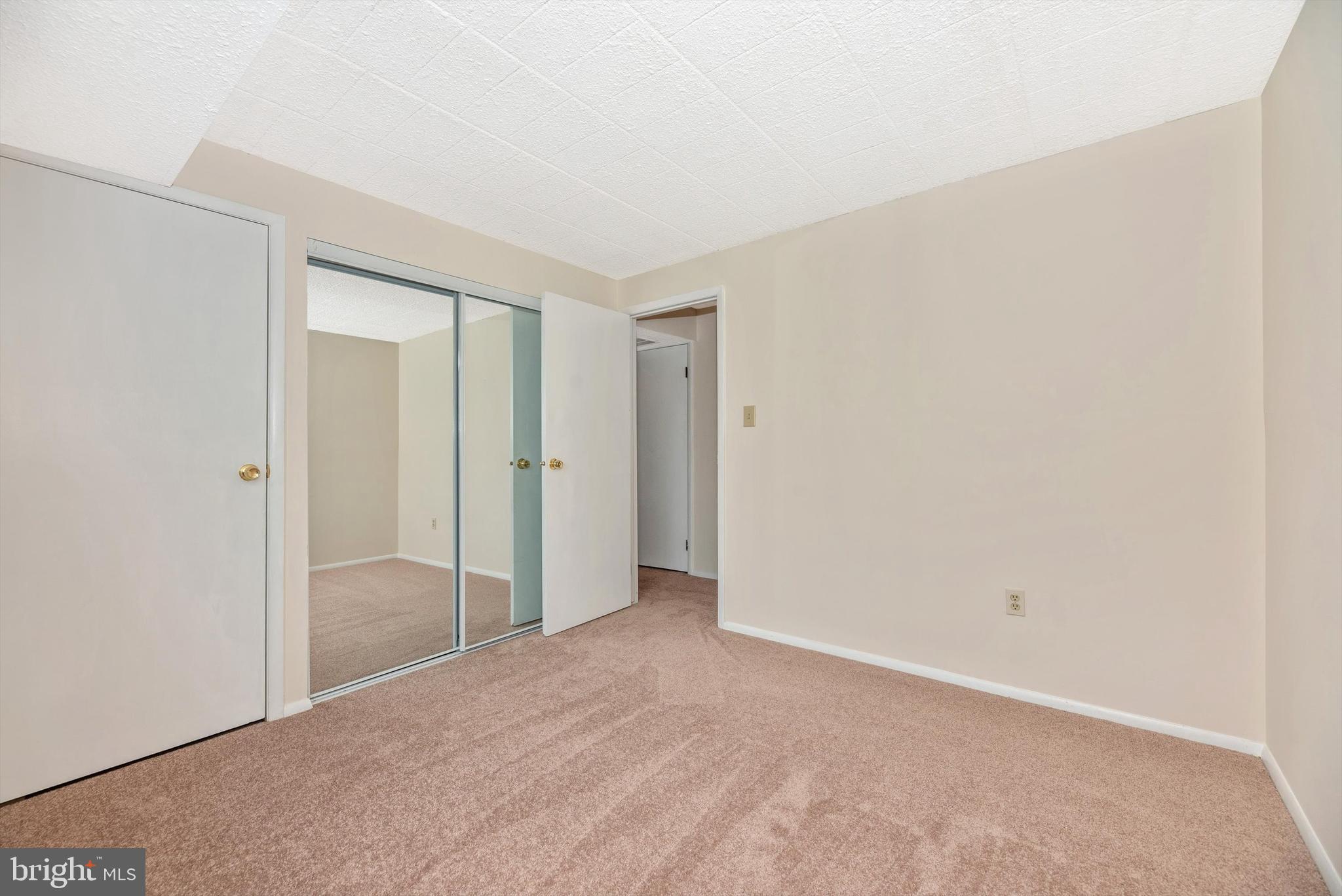 995 Heather Ridge Drive, Unit 4B Frederick, MD 21702 - Photo 27 of 33 Bedroom