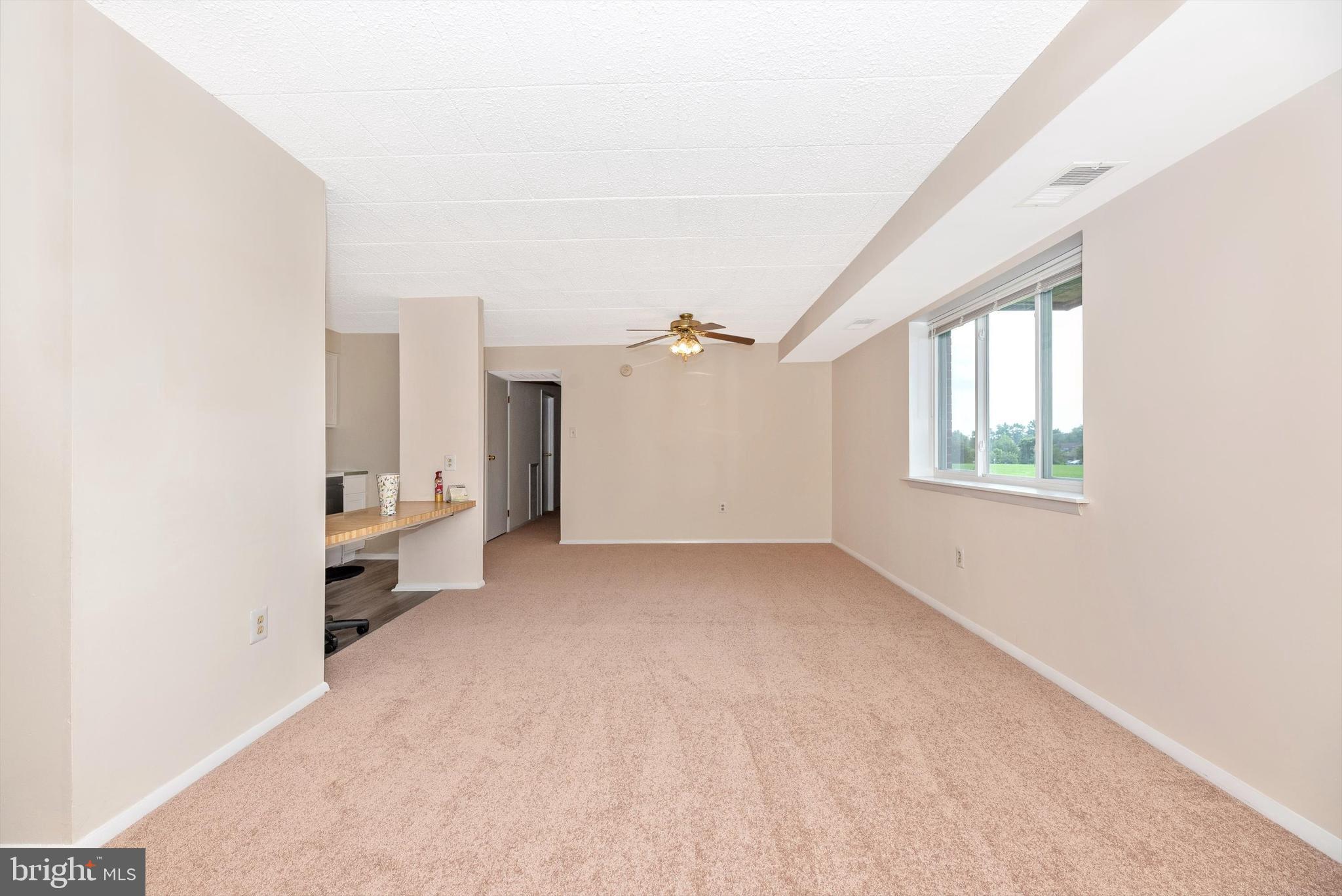995 Heather Ridge Drive, Unit 4B Frederick, MD 21702 - Photo 4 of 33 Living Room