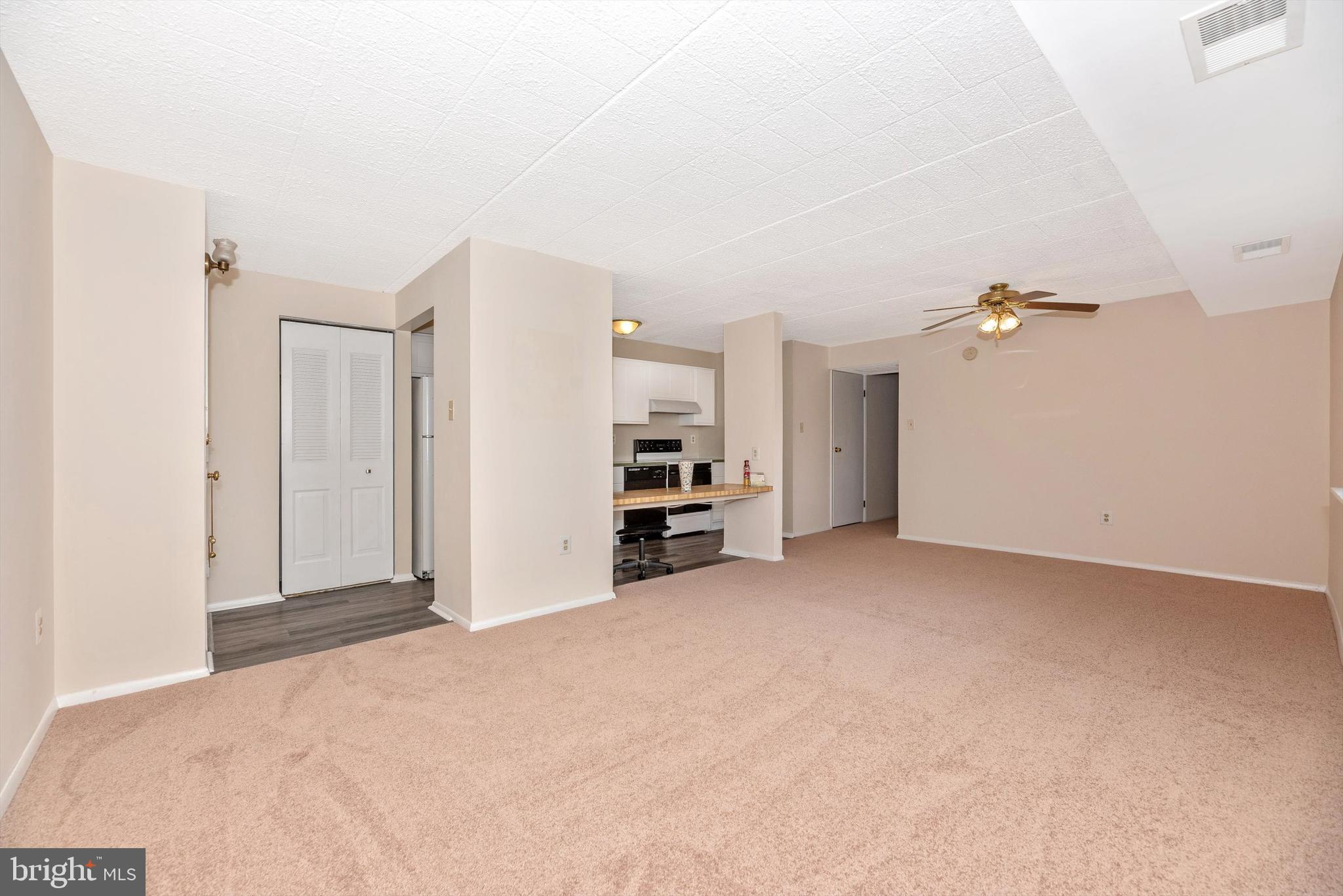 995 Heather Ridge Drive, Unit 4B Frederick, MD 21702 - Photo 5 of 33 Living Room