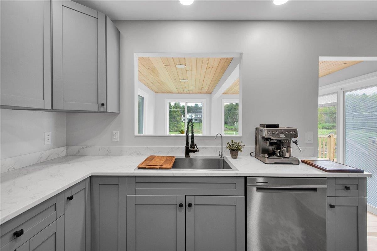 1029 Old Creamery Road Williston, VT 05495 - Photo 12 of 56