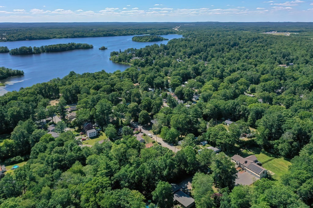 28 Arrow Road Norton, MA 02766 - Photo 3 of 42 Gallery Image 3