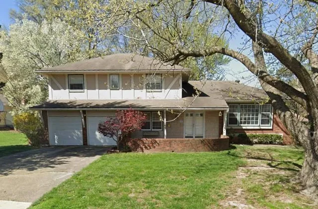 $350,000 | 107 West 104th Street, Kansas City, MO 64114