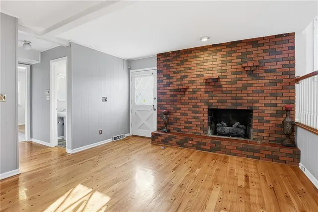 $350,000 | 107 West 104th Street, Kansas City, MO 64114