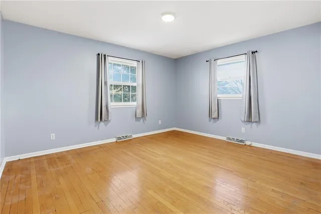 $350,000 | 107 West 104th Street, Kansas City, MO 64114