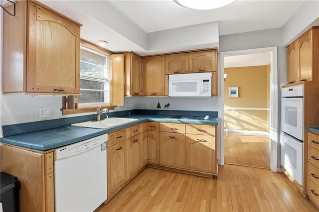 $350,000 | 107 West 104th Street, Kansas City, MO 64114