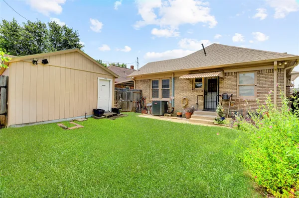 $1,800 | 5221 Mulford Street, Houston, TX 77023