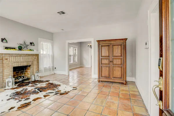 $1,800 | 5221 Mulford Street, Houston, TX 77023