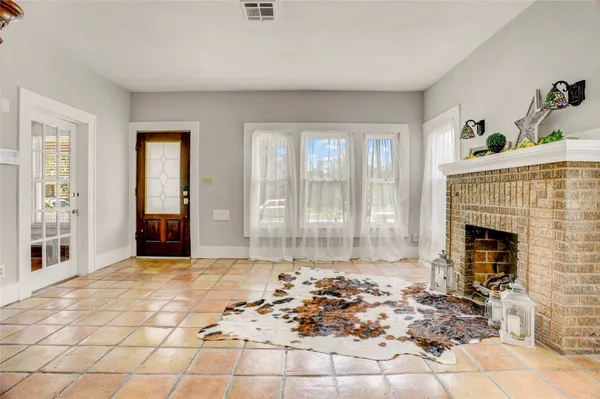 $1,800 | 5221 Mulford Street, Houston, TX 77023