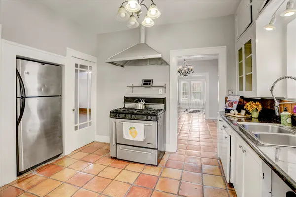 $1,800 | 5221 Mulford Street, Houston, TX 77023