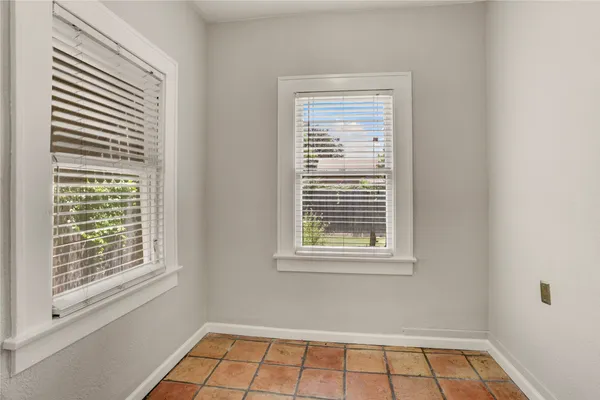 $1,800 | 5221 Mulford Street, Houston, TX 77023