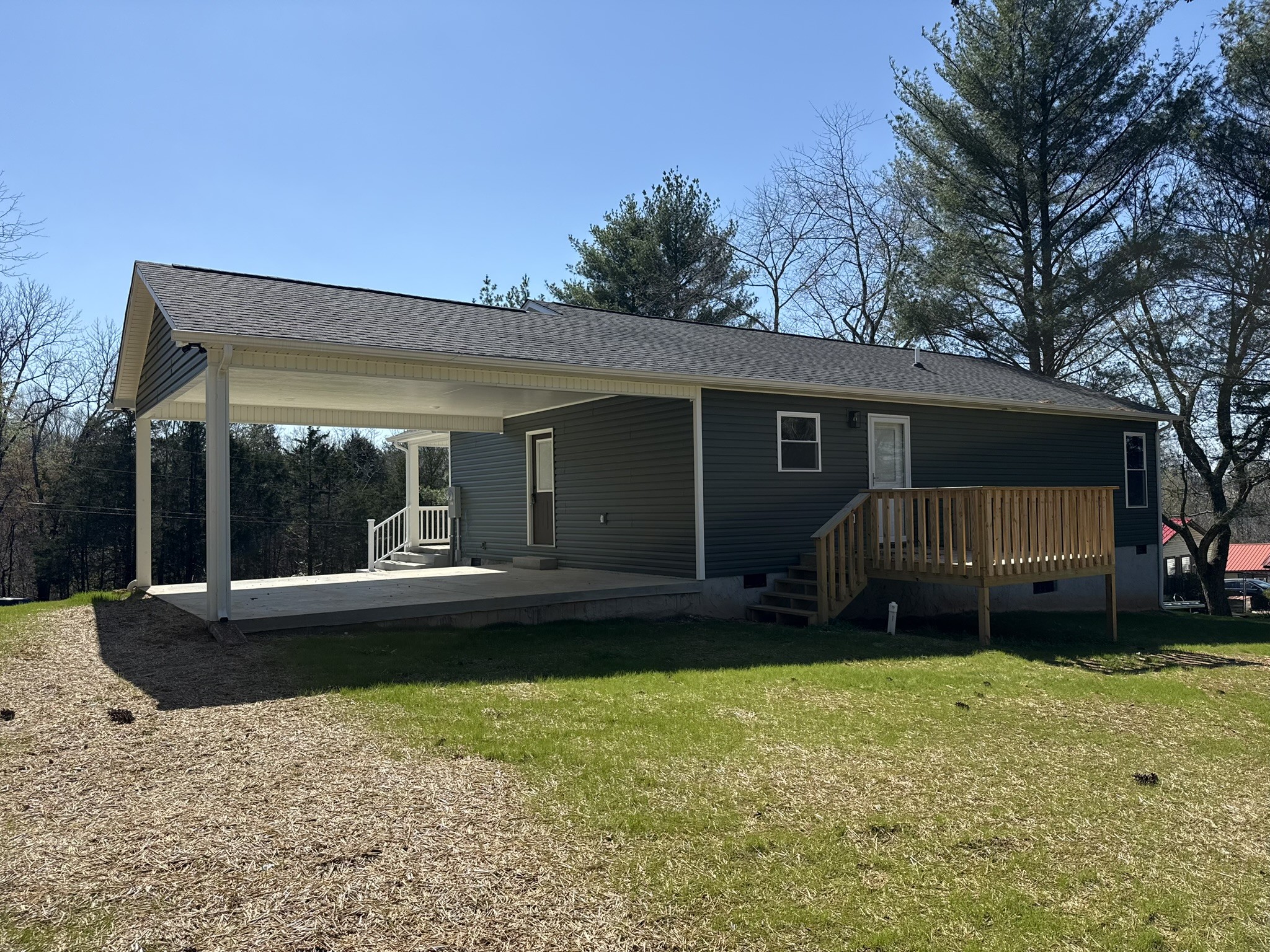 44 Blue Lake Road McMinnville, TN 37110 - Photo 8 of 30 a view of a house with a yard