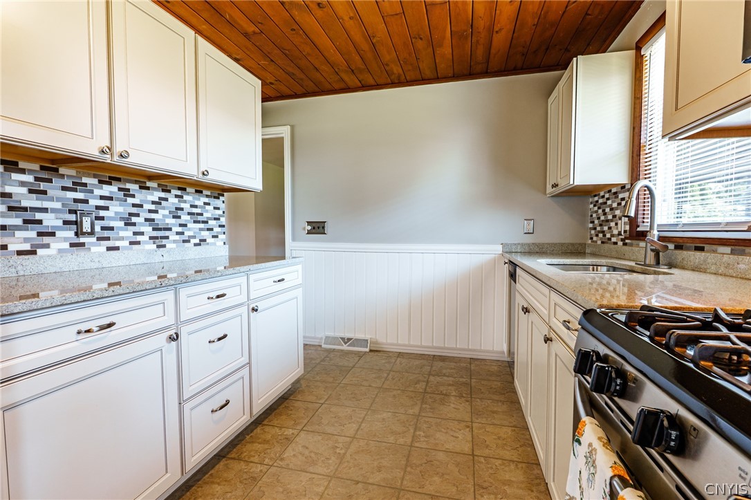 326 North Glen Road Rome, NY 13440 - Photo 12 of 34