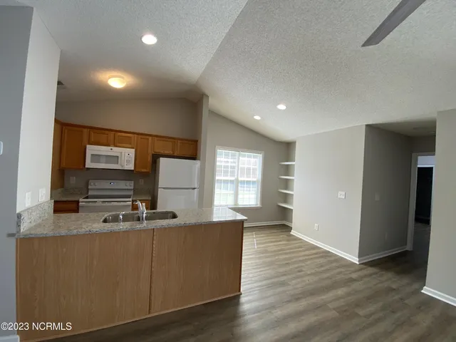 $1,400 | 4227 Elizabeth Avenue, New Bern, NC 28562