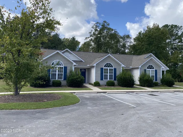 $1,400 | 4227 Elizabeth Avenue, New Bern, NC 28562