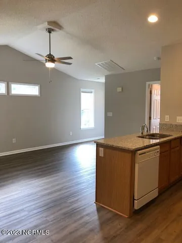 $1,400 | 4227 Elizabeth Avenue, New Bern, NC 28562