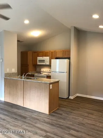 $1,400 | 4227 Elizabeth Avenue, New Bern, NC 28562