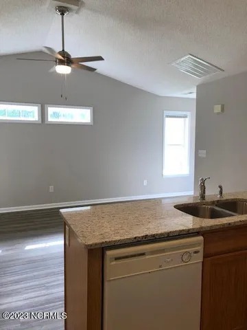 $1,400 | 4227 Elizabeth Avenue, New Bern, NC 28562