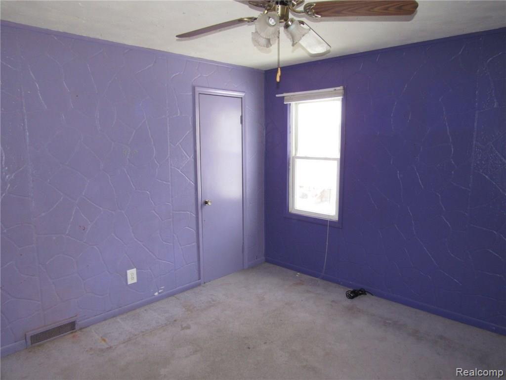 7260 Stephens Road Center Line, MI 48015 - Photo 29 of 40 7260 STEPHENS CENTERLINE (107).JPG