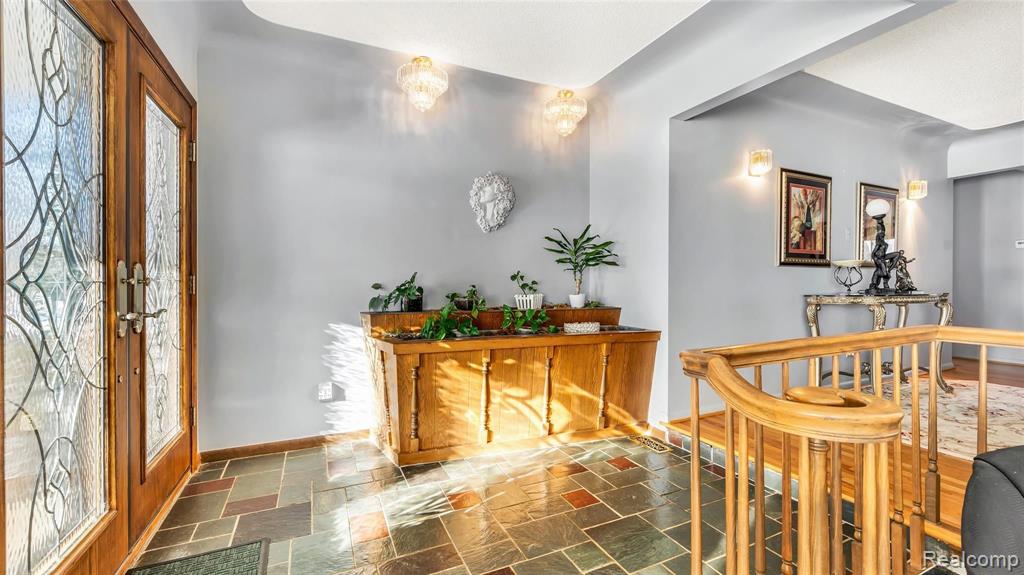 1781 Mackwood Road Rochester Hills, MI 48307 - Photo 23 of 39
