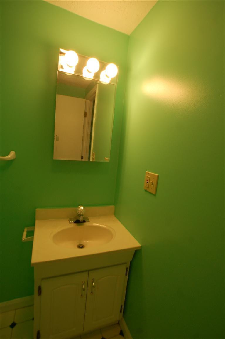 2180 Harris Ferry Road Irvine, KY 40336 - Photo 20 of 27 One of the bathrooms downstairs!