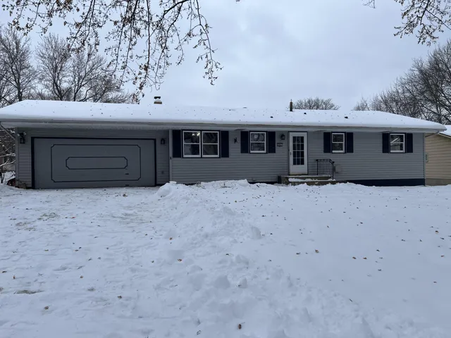 $420,000 | 8941 48th Avenue North, New Hope, MN 55428