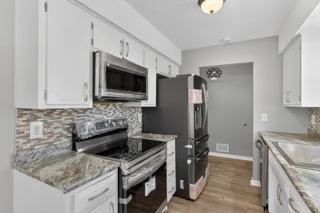 $420,000 | 8941 48th Avenue North, New Hope, MN 55428