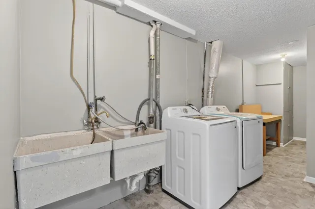 $420,000 | 8941 48th Avenue North, New Hope, MN 55428