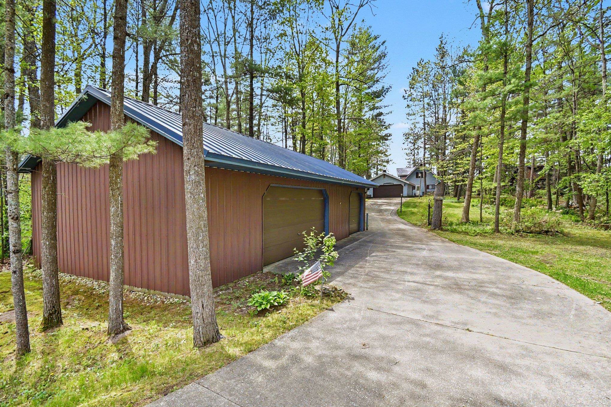 1040 Forest Road Harrison, MI 48625 - Photo 29 of 34