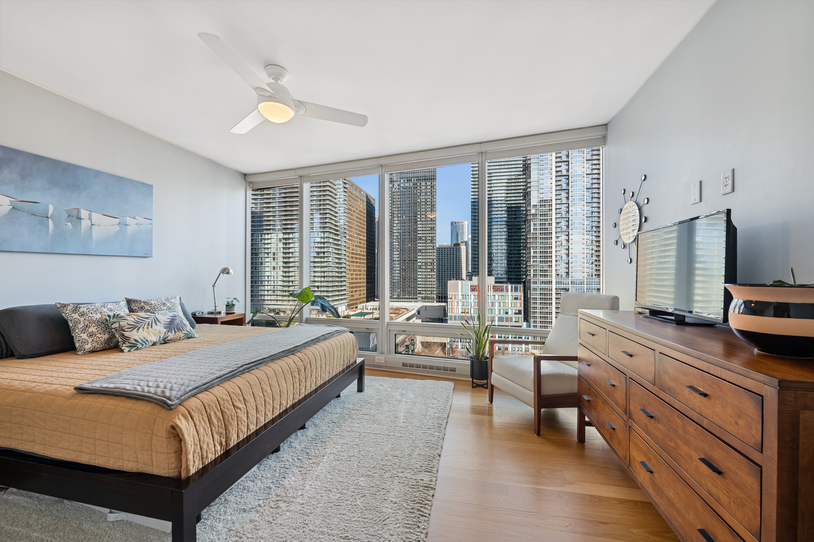 340 East Randolph Street, Unit 1102 Chicago, IL 60601 - Photo 11 of 39