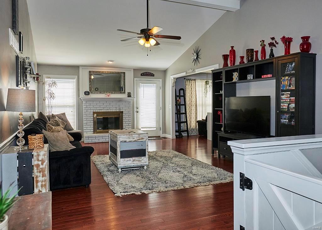 9708 Grantview Forest Drive St. Louis, MO 63123 - Photo 6 of 50