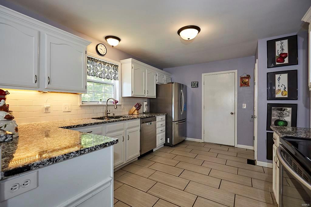 9708 Grantview Forest Drive St. Louis, MO 63123 - Photo 7 of 50
