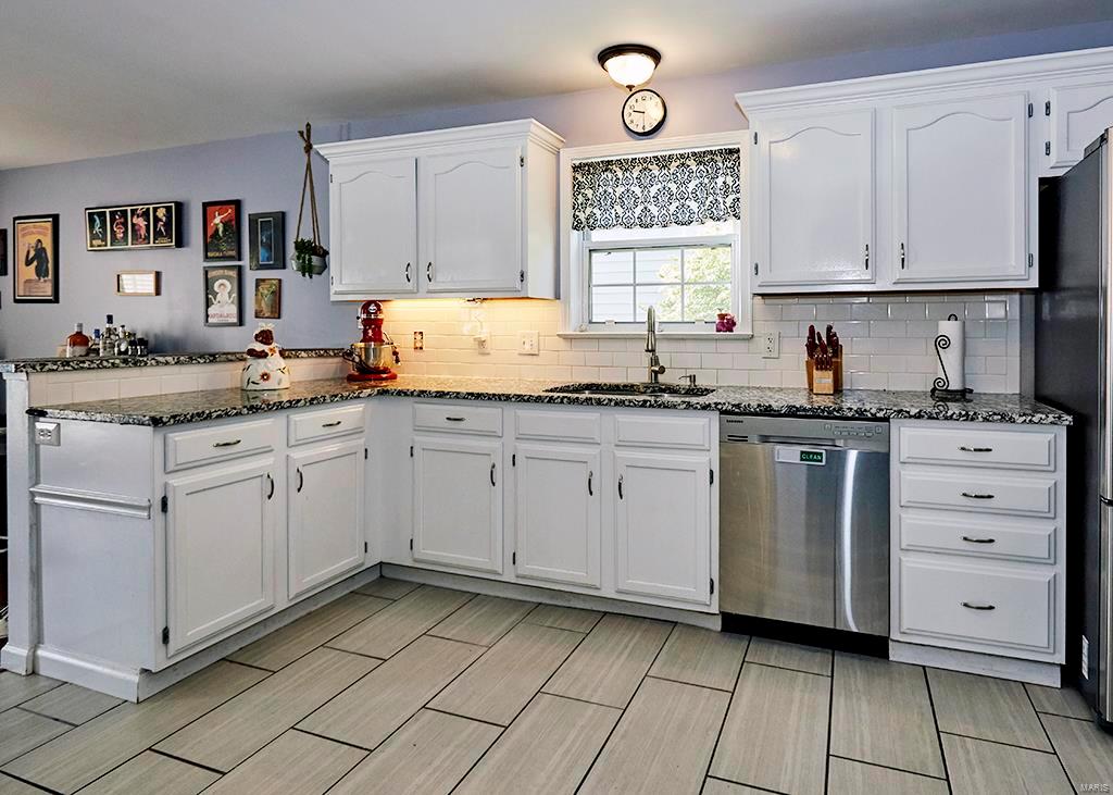 9708 Grantview Forest Drive St. Louis, MO 63123 - Photo 8 of 50