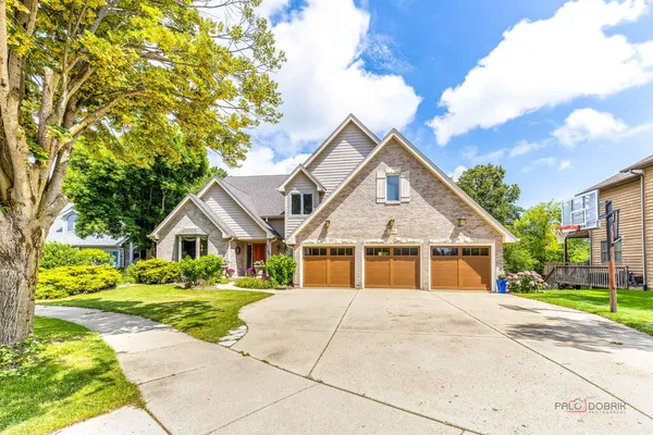 $749,900 | 2768 Glendower Terrace, Elgin, IL 60124