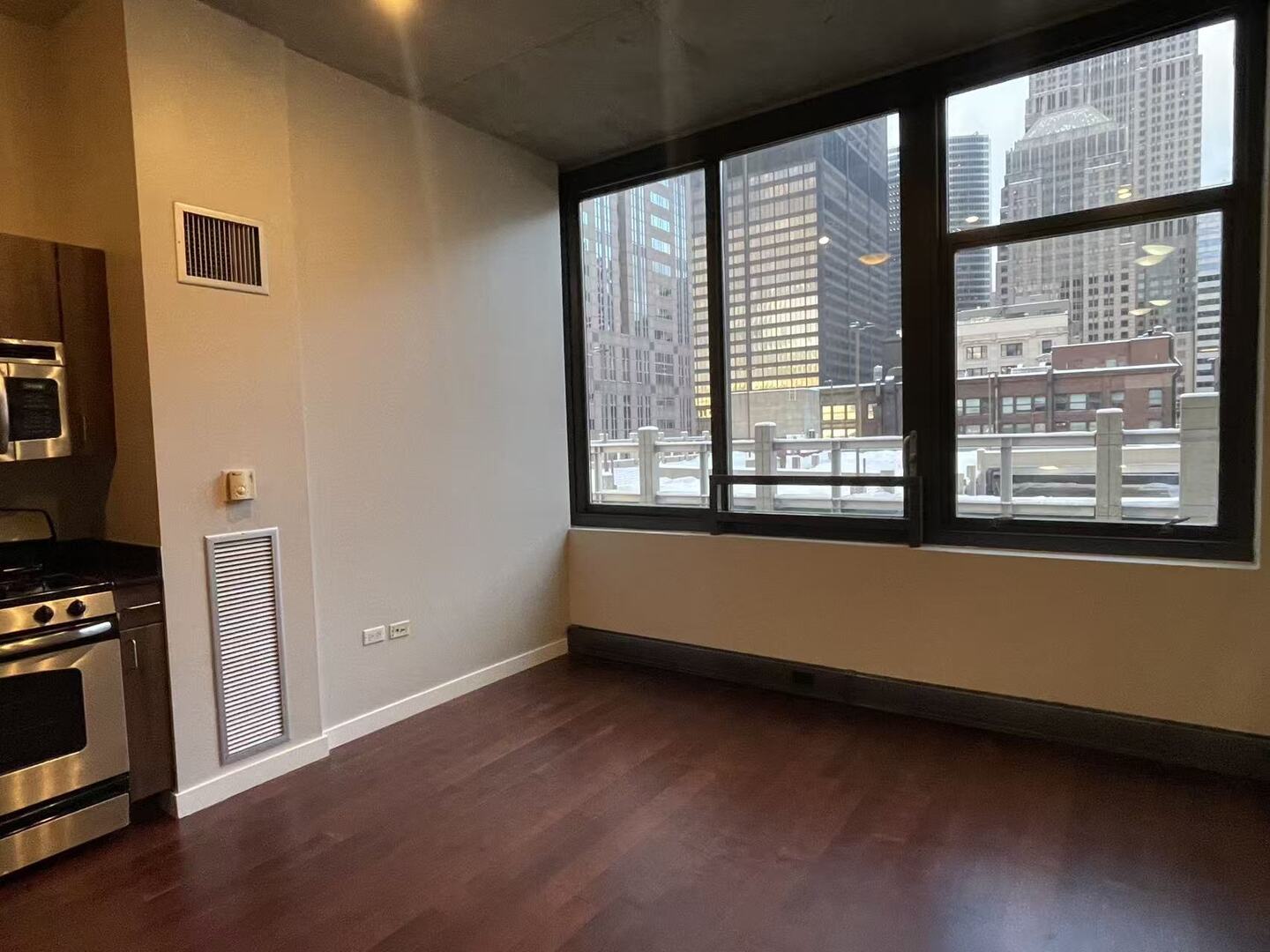 235 West Van Buren Street, Unit 1620 Chicago, IL 60607 - Photo 3 of 7