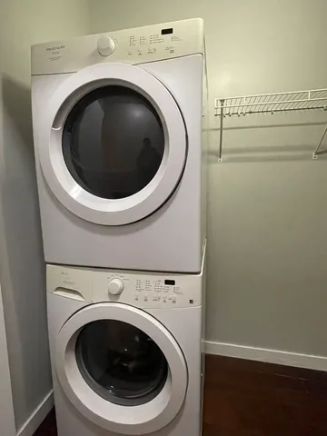 a close up view of a washer and dryer