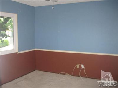 4347 Apricot Road Simi Valley, CA 93063 - Photo 16 of 19 a small space with a window