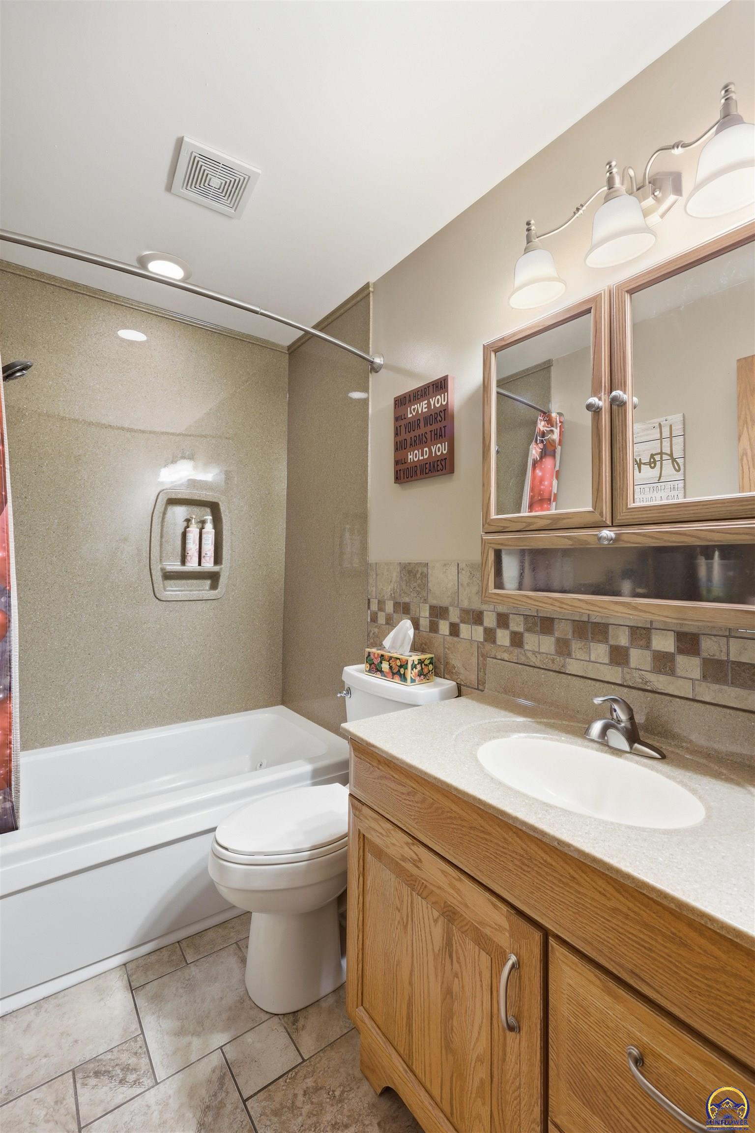 201 Sage Road Silver Lake, KS 66539 - Photo 10 of 29