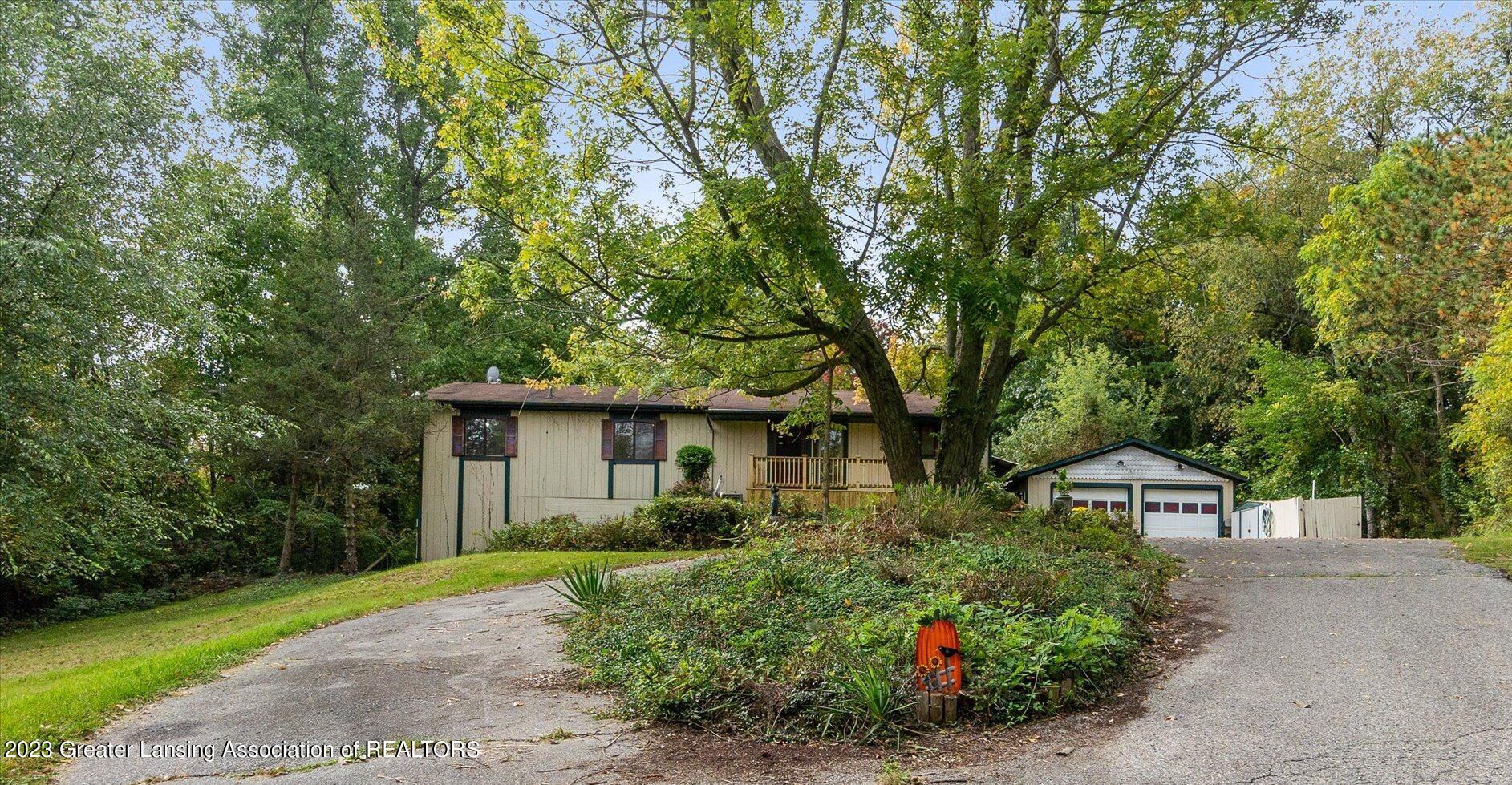 6496 Sleight Road Bath, MI 48808 - Photo 3 of 38 Circular Drive